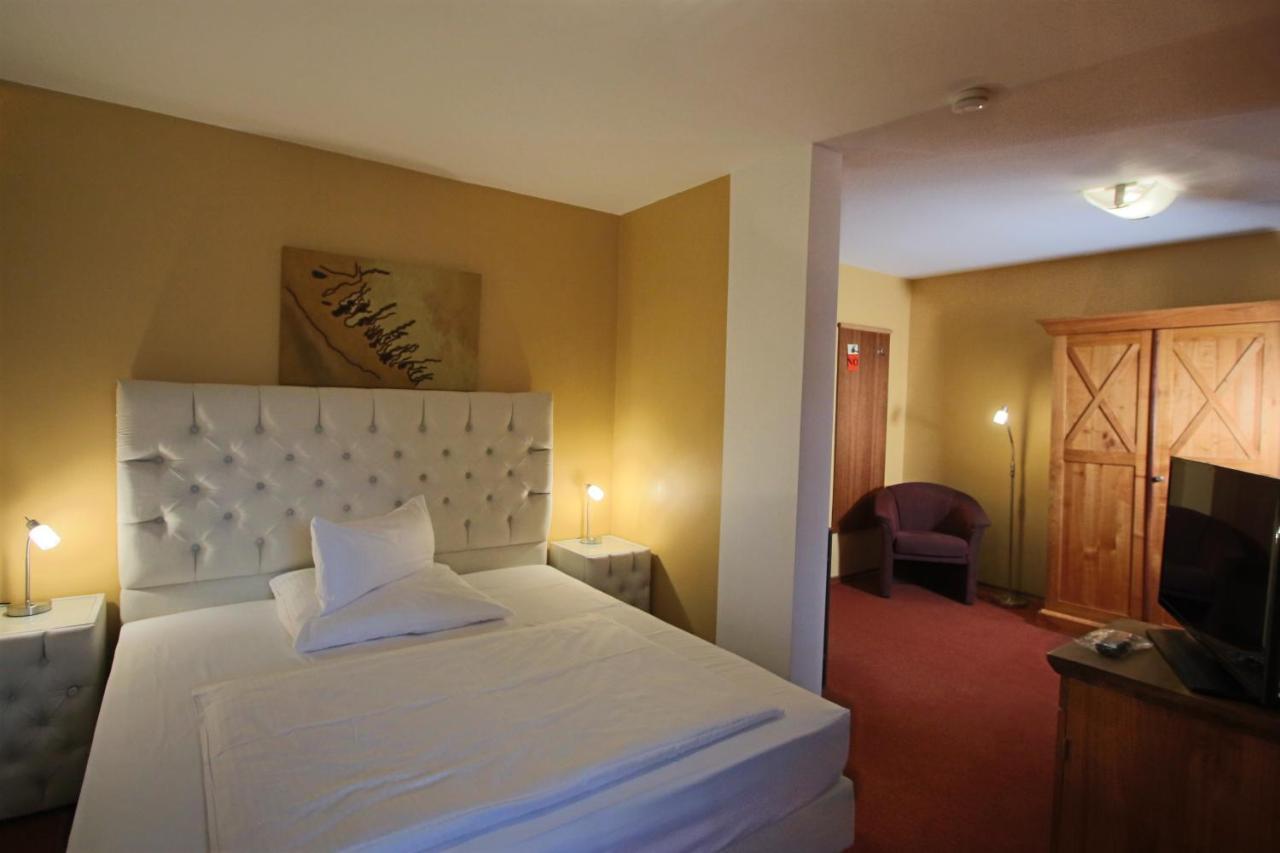 באד הומבורג וור דר הואה Hardtwald Hotel מראה חיצוני תמונה