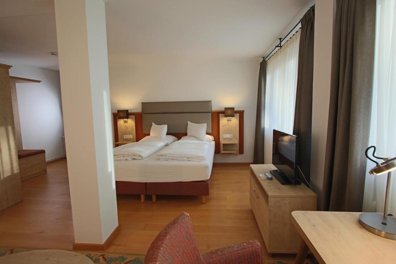 באד הומבורג וור דר הואה Hardtwald Hotel מראה חיצוני תמונה