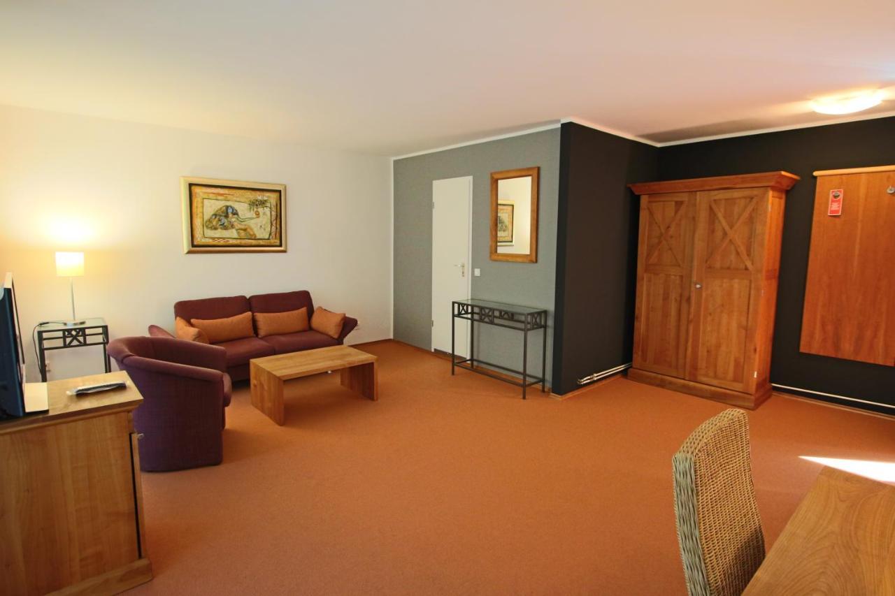באד הומבורג וור דר הואה Hardtwald Hotel מראה חיצוני תמונה
